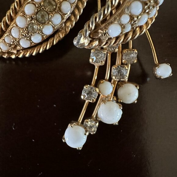 Rare Hattie Carnegie Signed Brooch Pin in Gold Faux Pearls & Rhinestones! - Picture 5 of 10